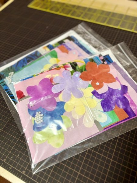 画像2: 【綿無し】2種のビスコーニュ型ピンクッション　6個作れるセット（カラーお任せタイプ） (2)