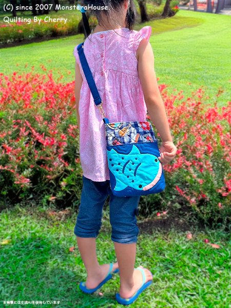 画像4: 【ハワイアンプリントは見本と同じ色合い限定】お散歩 サコッシュ　ジンベエザメ　ミズイロむら (4)